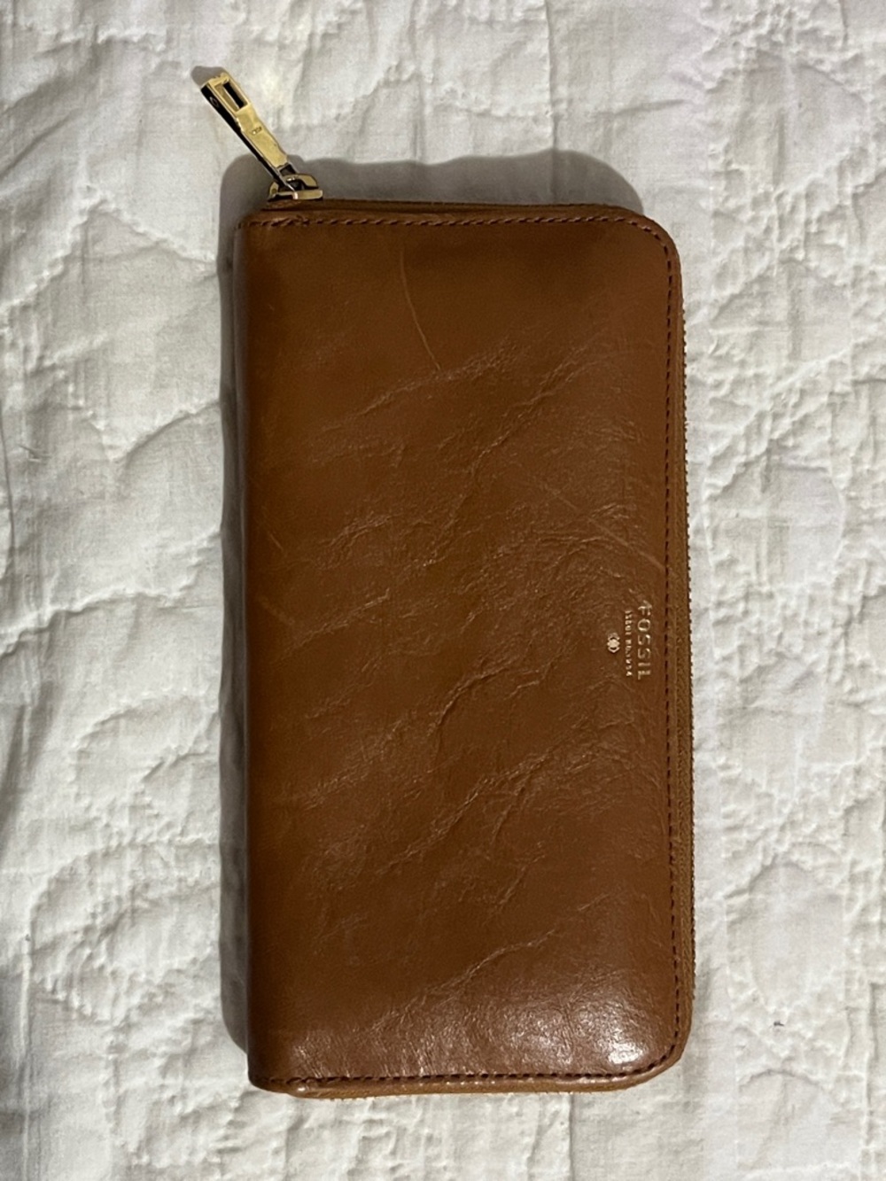 Fossil Chestnut Brown Leather Zip Wallet with Gold Hardware
